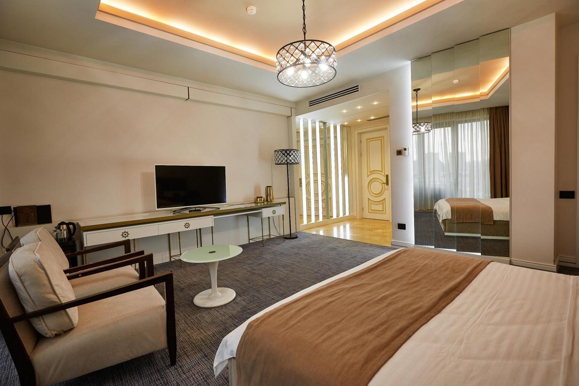 Aghababyan'S Hotel Erevan Quarto foto A room at the hotel