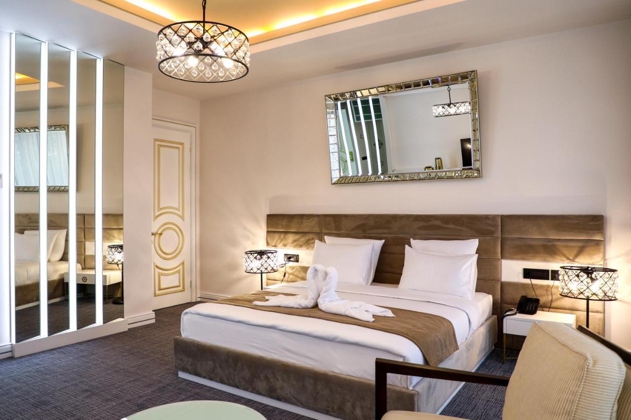 Aghababyan'S Hotel Erevan Exterior foto A bedroom at the hotel