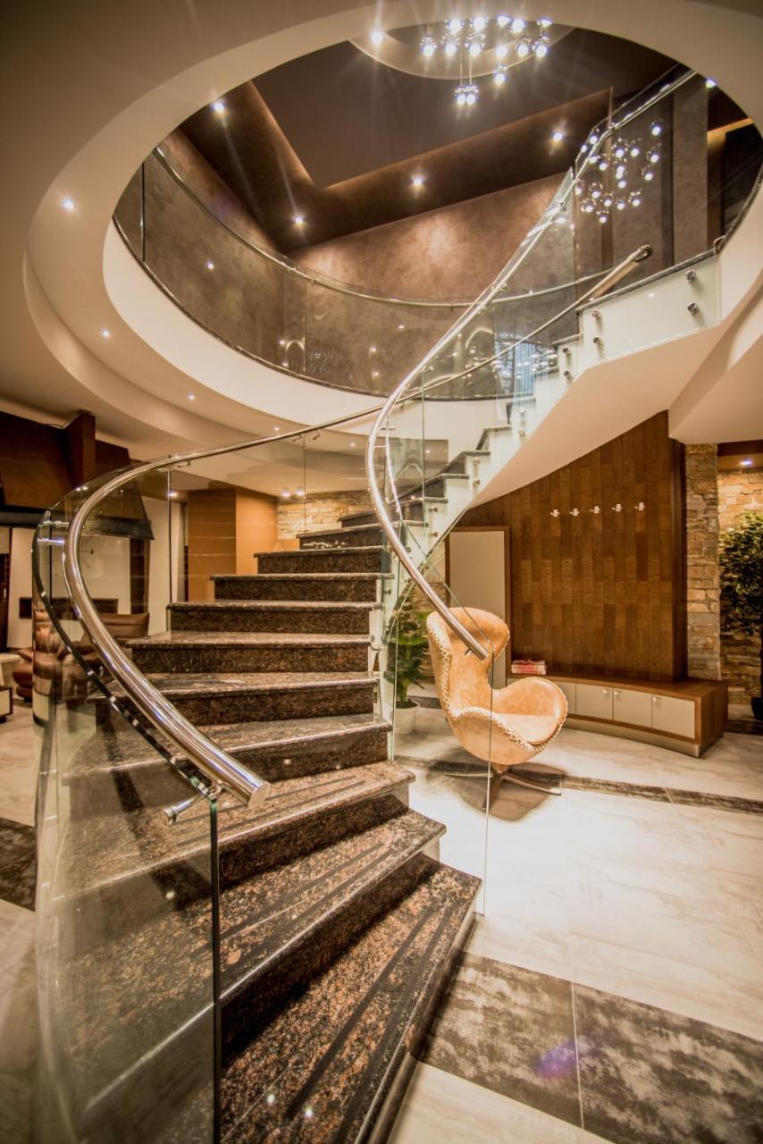 Aghababyan'S Hotel Erevan Exterior foto The lobby of the hotel