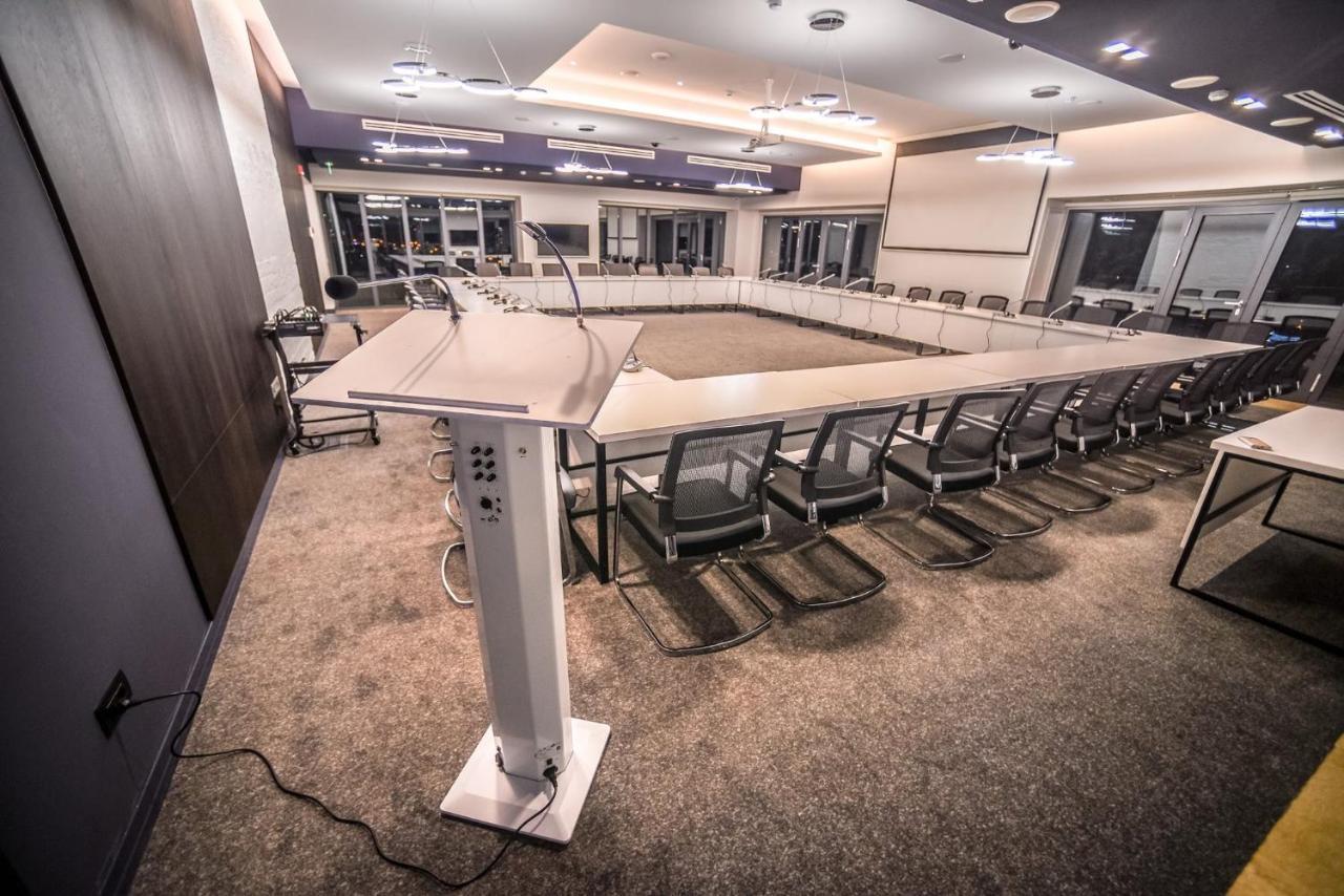 Aghababyan'S Hotel Erevan Exterior foto The meeting room of the National Assembly of the Republic of the Congo